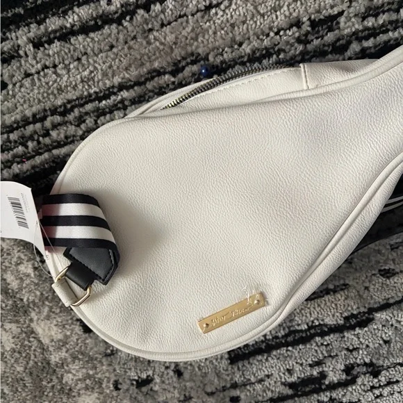 Betsey Johnson Pink and White Tennis Racket Purse 🌟RARE🌟 - Picture 7 of 10